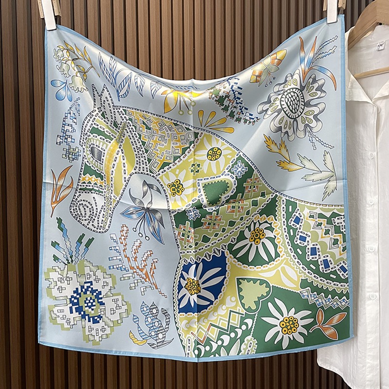 Ethnic Boho Fashion - グリーンボヘミアンホーススクエアスカーフ70cmエスニックフローラルサテンバンダナ女性用ネックハンドバッグラップエレガントシルク風デイリーファッションアクセサリー